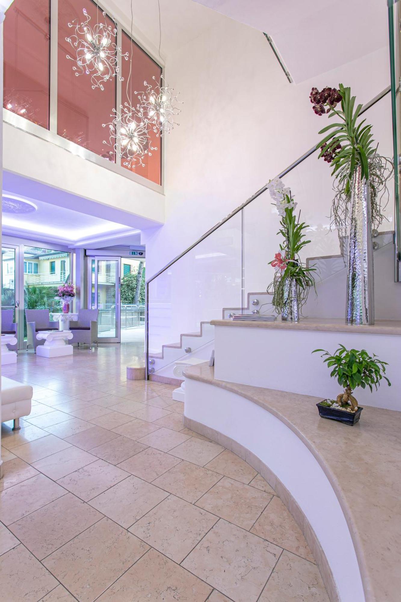 Boutique Hotel Paradiso Bovelacci Milano Marittima Exterior photo