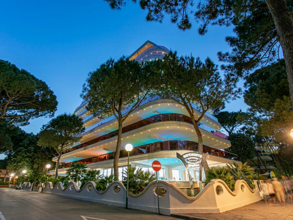 Boutique Hotel Paradiso Bovelacci Milano Marittima Exterior photo